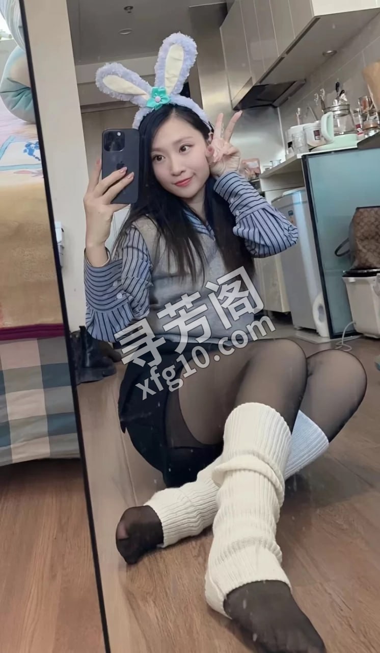 良家白领兼职情趣大战 信息分类：楼凤兼职 地方： -浦东 信息来源：朋友介绍 年龄：25 颜值：身材：前凸后翘 2