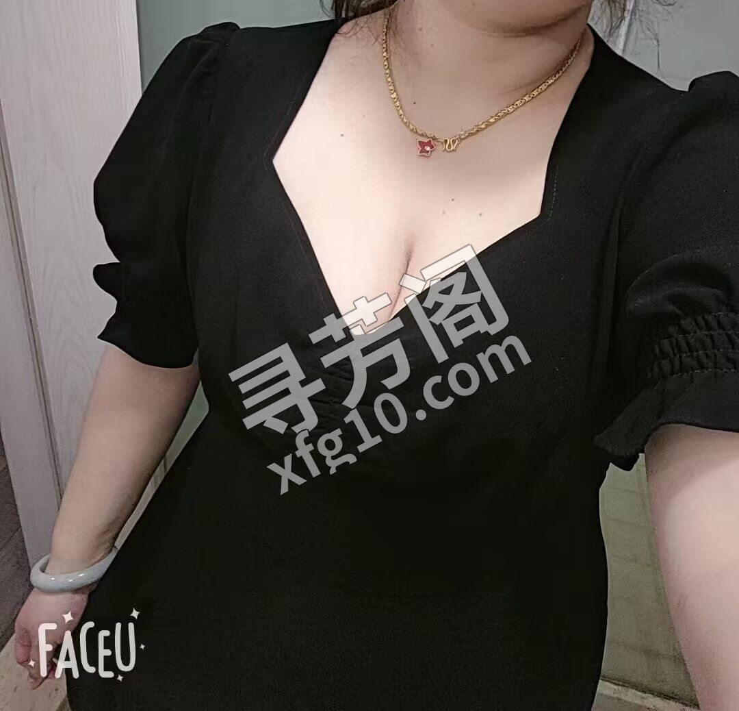 吴中万达小胖妹坦克型 地方 年龄 25岁-30岁 颜值： 6分 400 项目 口交、舔胸、乳交、69 4