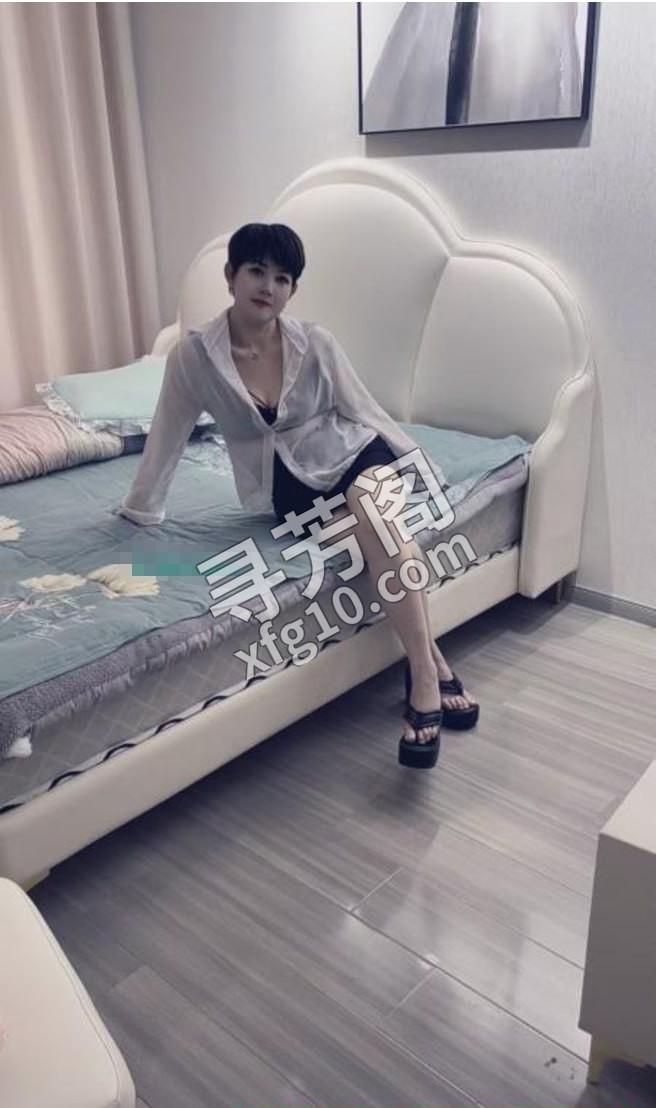 短发小姐姐 地方 年龄 30岁-40岁 颜值： 6分 400 项目 陪浴，走水，漫游，胸推，指滑，六九，口，做 2