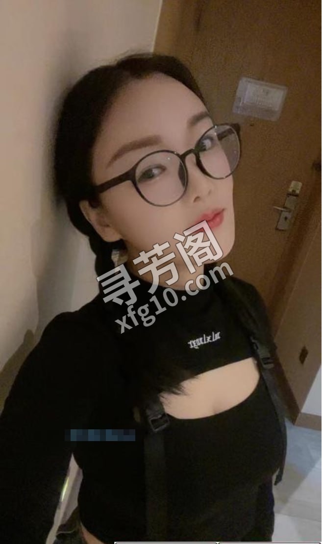 护士妹悠悠 地方 年龄 25岁-30岁 颜值： 6分 600 项目 制服丝袜 道具 吹箫 漫游 69 按摩 啪啪 2