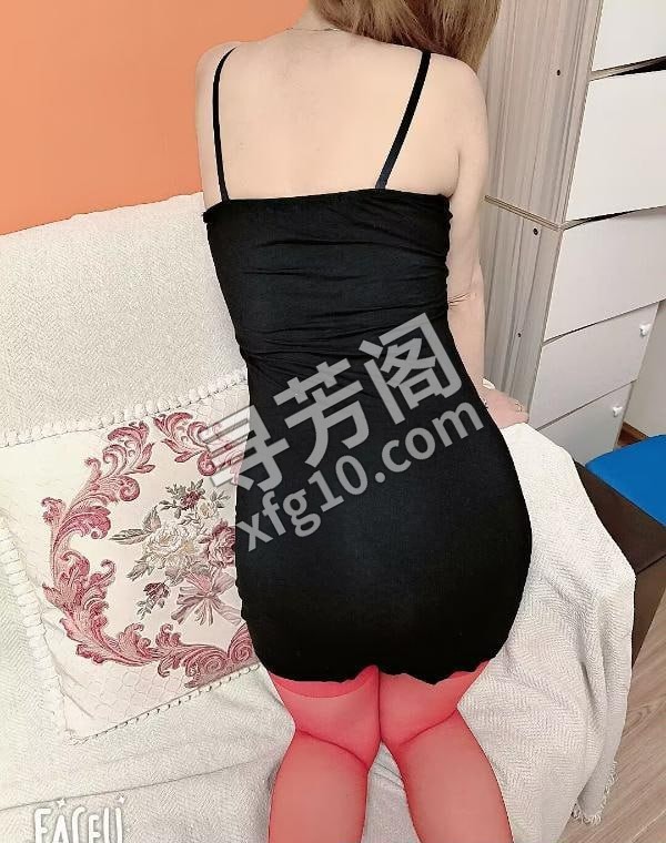 津南区南方风情少妇 地方 津南区 年龄 30岁-40岁 颜值： 6分 300 项目 水晶之恋，漫游，丝袜制服 3