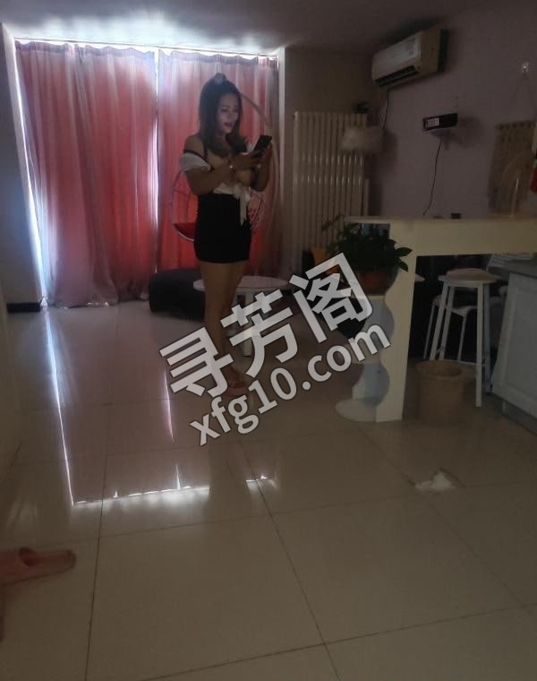 天然美乳多水少妇 地方 河东区 年龄 30岁-40岁 颜值： 6分 300 项目 漫游 69 亲亲 乳交 足交 2