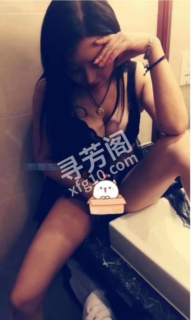姑苏楼凤御姐 地方 年龄 30岁-40岁 颜值： 6分 400 项目 胸推，玉女缠身，口爆，69，丁字裤制服丝袜 2