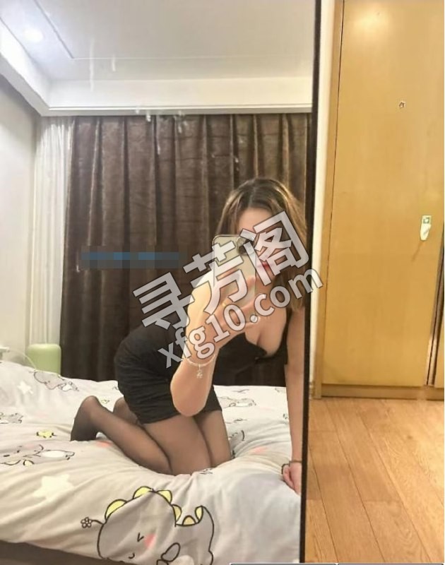 伍家岭的少妇依然 位置 几岁 25岁-30岁 颜值＝ 7分 费用明细 400 项目 鸳鸯浴，按摩，KB，69 号 2