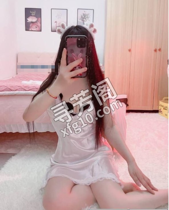 大年初六的离离老师 地方 年龄 25岁-30岁 颜值： 6分 500 项目 做爱 口交 丝袜 舌吻 4