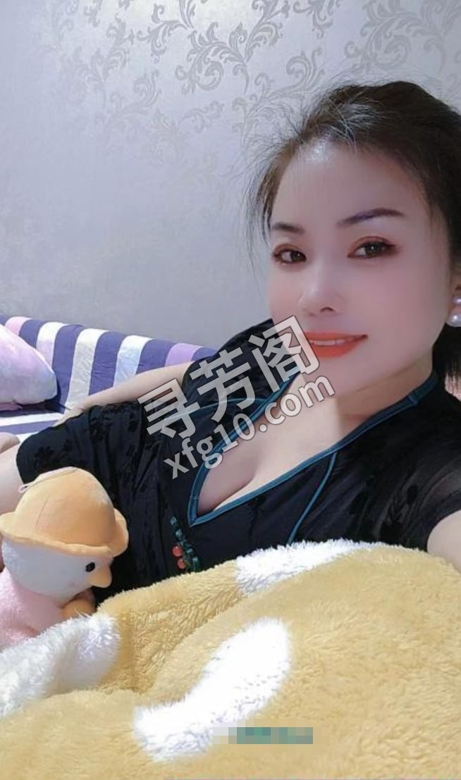湖南小少妇 地方 年龄 30岁-40岁 颜值： 6分 400 项目 漫游 胸推 口大 闻香 互吻 漫游世界 2