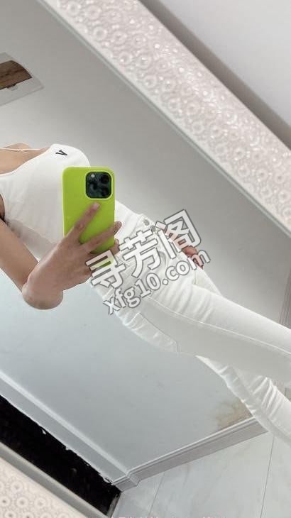 骚的小月 地方 年龄 30岁-40岁 颜值： 5分 300 项目 口活，做，漫游，舌吻.69 2