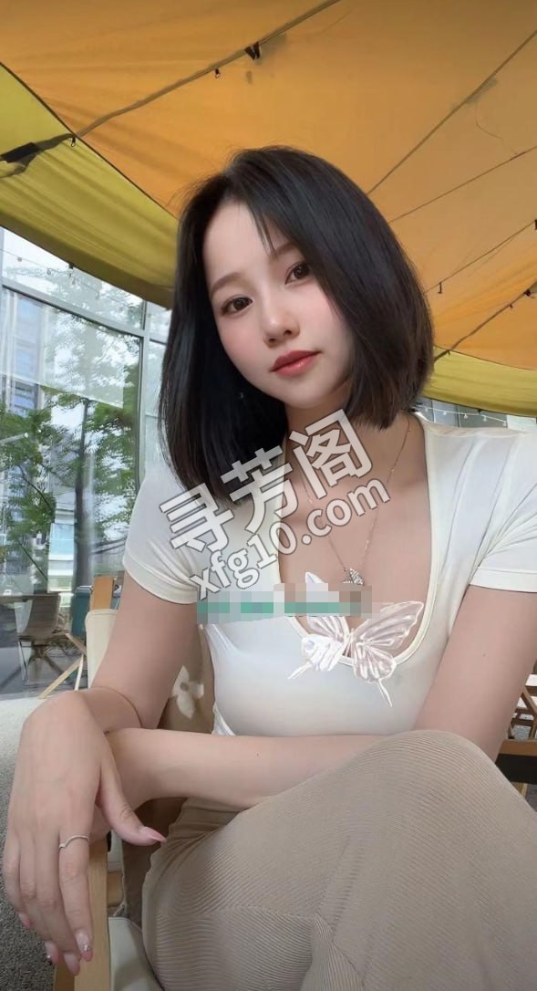巨乳学生妹 地方 年龄 22 颜值： 9 600/120分钟 项目 胸推，臀推，毒龙，口爆，69互舔 2