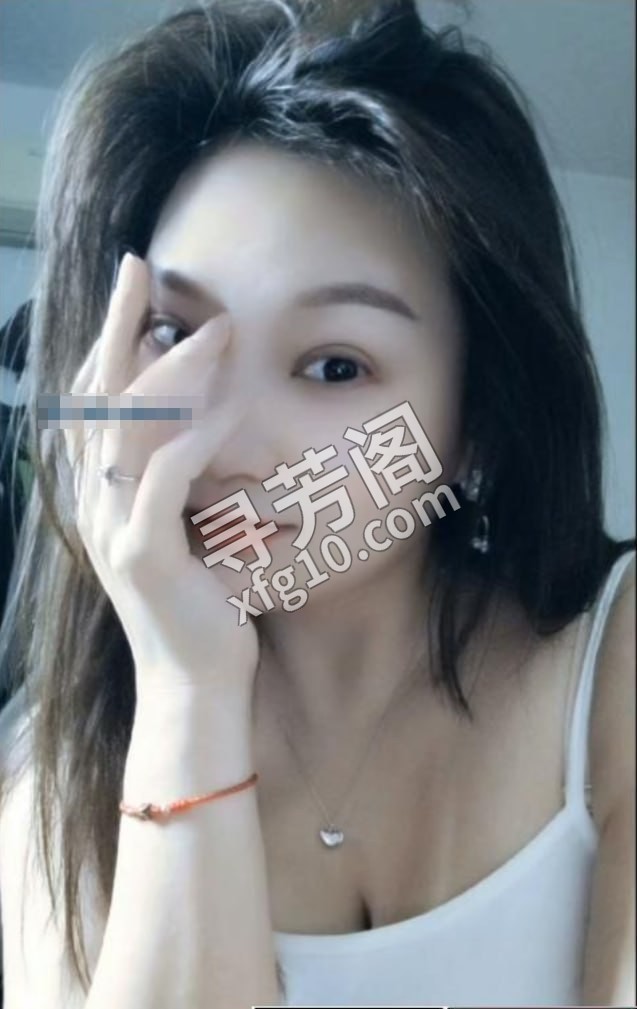 凯德广场bbw 位置 几岁 25岁-30岁 颜值＝ 6分 费用明细 400 项目 鸳鸯浴，波推，指滑，接吻 3