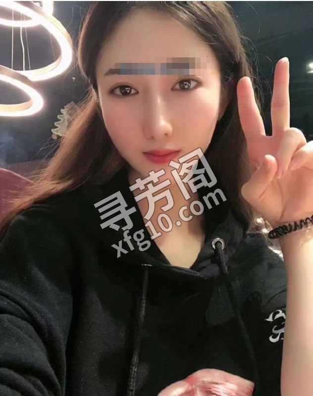 D胸元宝 地方 年龄 25岁-30岁 颜值： 6分 400 项目 69 毒龙 培育 口活 丝袜 制服 胸推 臀推 2