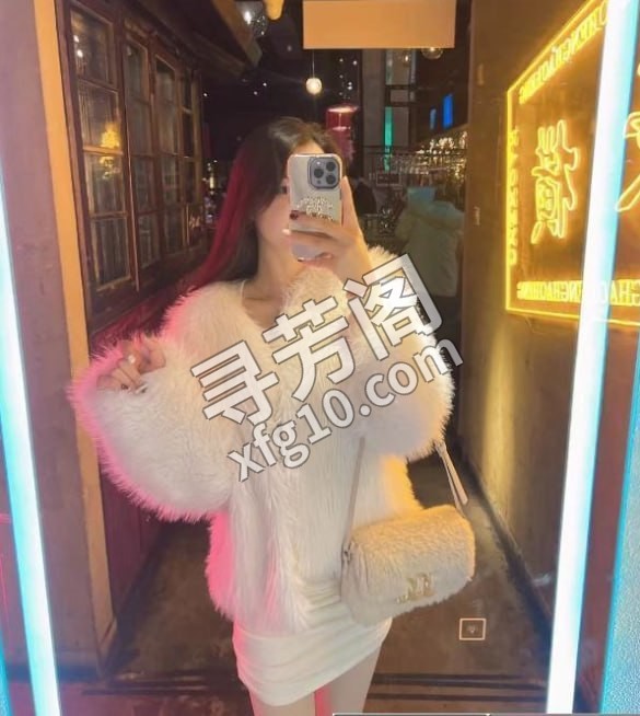 项目到位的小姐姐 地方 年龄 25岁-30岁 颜值： 6分 500 项目 陪浴，胸推，口活，深喉，69，舔蛋蛋 2