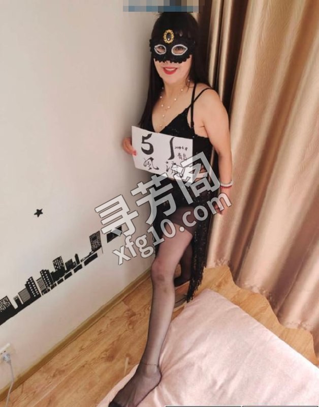青岛大胸少妇 位置 几岁 30岁-40岁 颜值＝ 6分 费用明细 400 项目 69，漫游，胸推，臀推，爱爱 2