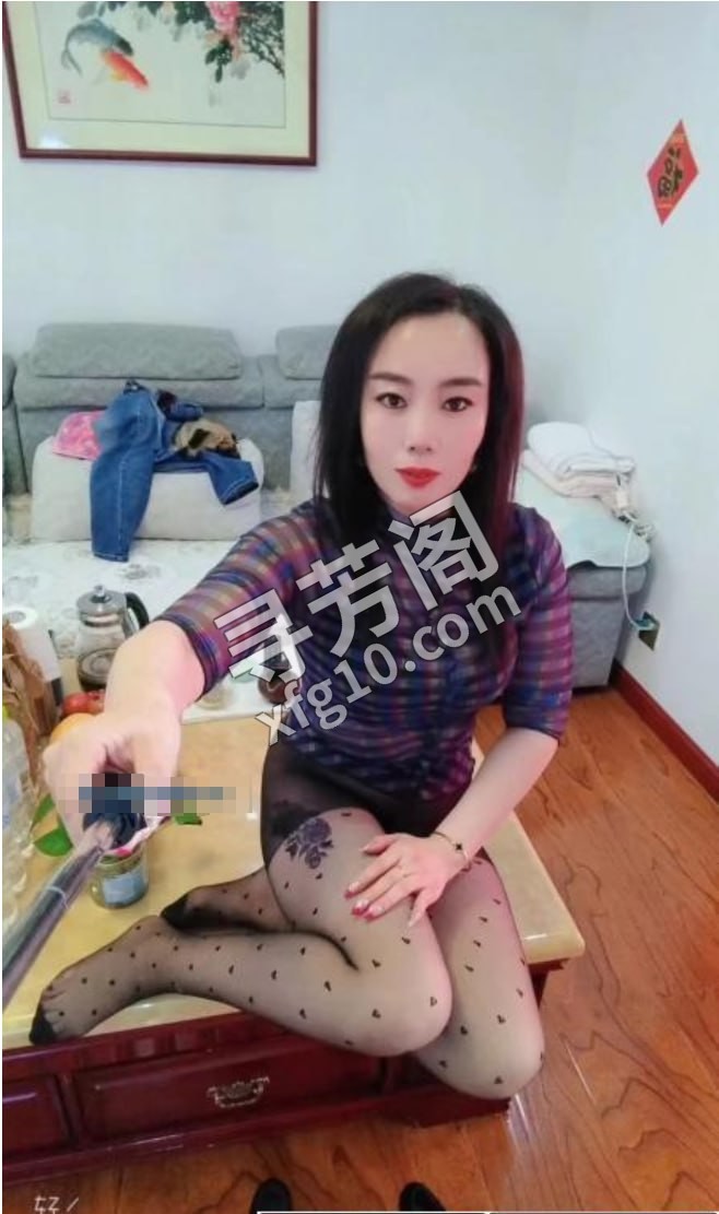 李沧区轻熟少妇 位置 几岁 30岁-40岁 颜值＝ 6分 费用明细 300 项目 口 做 胸推 丝袜高跟 69 2