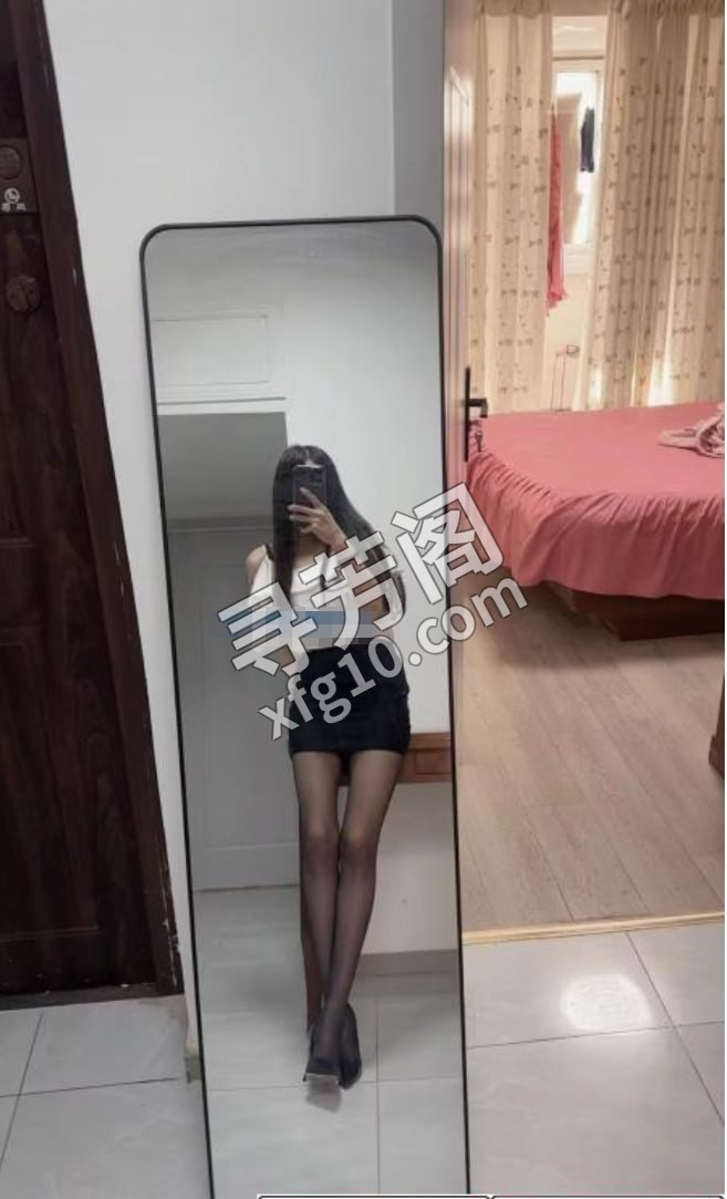 美腿少妇 地方 年龄 30岁-40岁 颜值： 6分 400 项目 胸推，指划，口爆，69，毒龙，丝袜 2