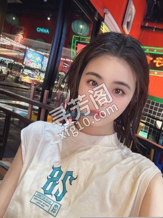 短发颜值：可爱Mico 地方 年龄 25岁-30岁 颜值： 7分 1200 项目 全套项目 2