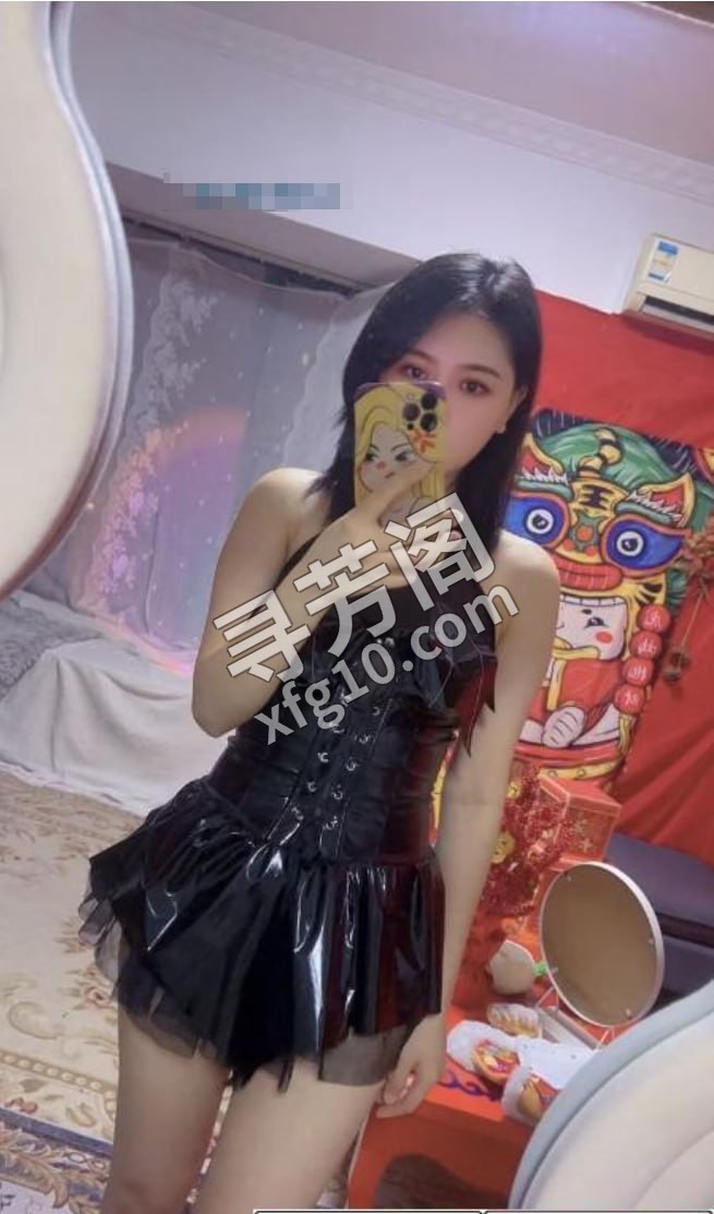 麦地小野猫 地方 年龄 25岁-30岁 颜值： 6分 700 项目 鸳鸯浴，水中萧，波推，口爱，舌吻，毒龙 2
