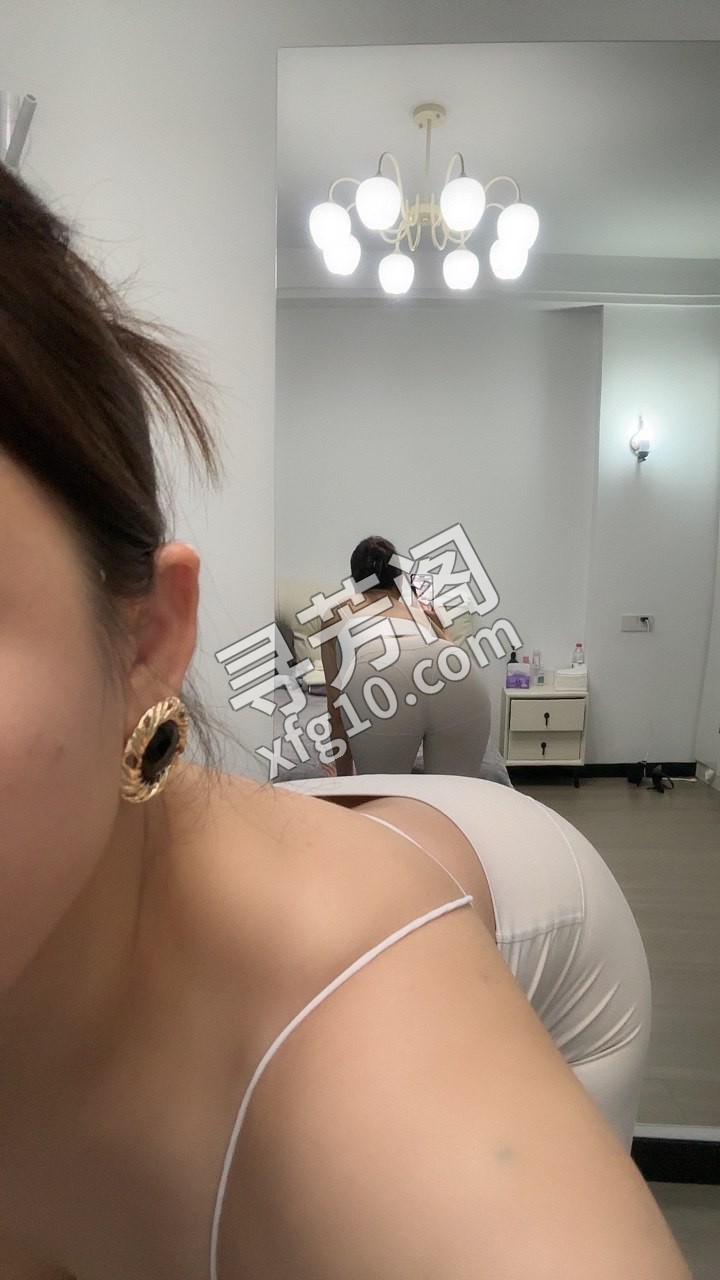 静安风骚 瑜伽姐 地方 静安区 年龄 25岁-30岁 颜值： 6分 800 项目 漫游口爆 抓龙筋 69毒龙 4