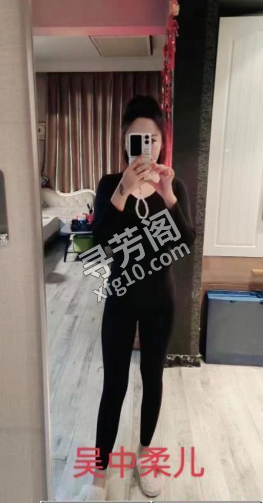 吴中区一字马老师 地方 年龄 30岁-40岁 颜值： 6分 500 项目 口交、一字马啪啪、指划、丝袜诱惑 2