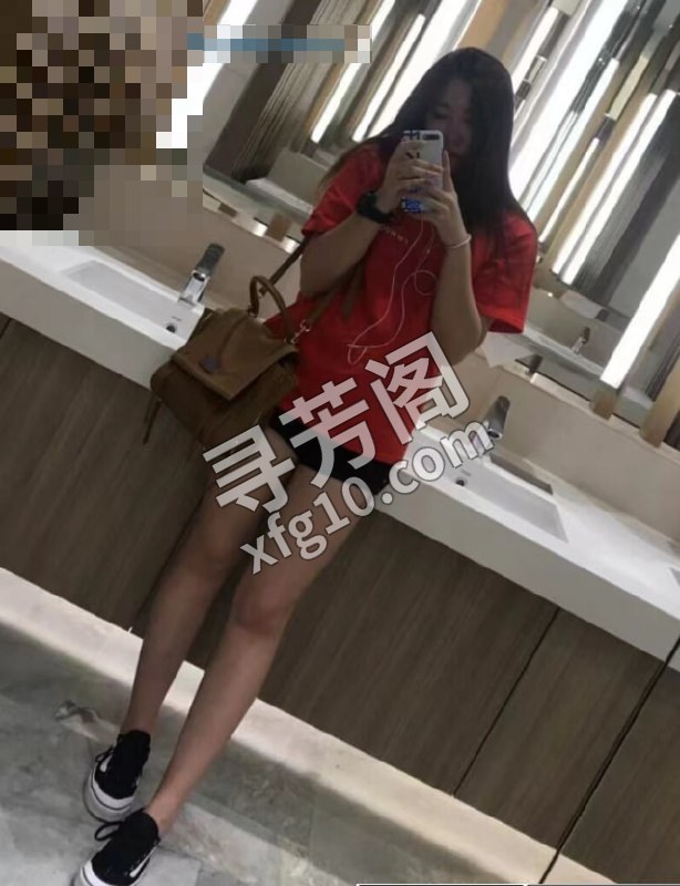 大连妹子逼紧水多 位置 几岁 20岁-25岁 颜值＝ 9分 费用明细 300 项目 全套项目 地球号 号 2
