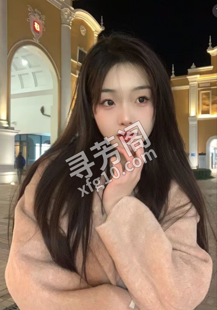 爱吃肉棒小骚逼 评价=10分 地址= 年龄=20 颜值=9分 价格=800两次 服务项目：舌吻 口爆 鸳鸯浴 2