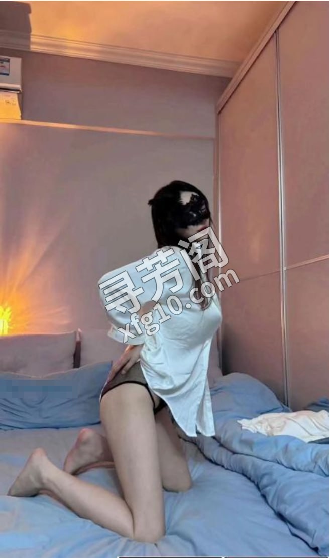 大熊川妹子老师 地区 年龄 25岁-30岁 颜值 6分 价格 600 服务 拍视频，双飞，舌吻，毒龙，69 3