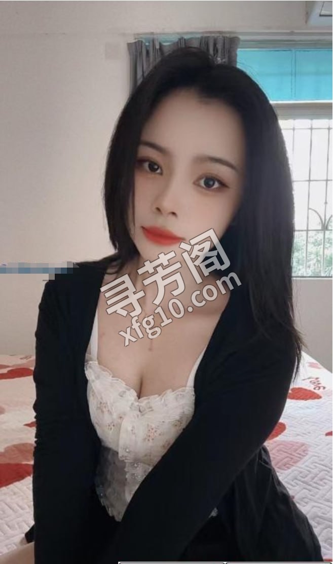 白云梅花园小月 位置 几岁 25岁-30岁 颜值＝ 6分 费用明细 450 项目 一起泡沫风情，制服诱惑 2