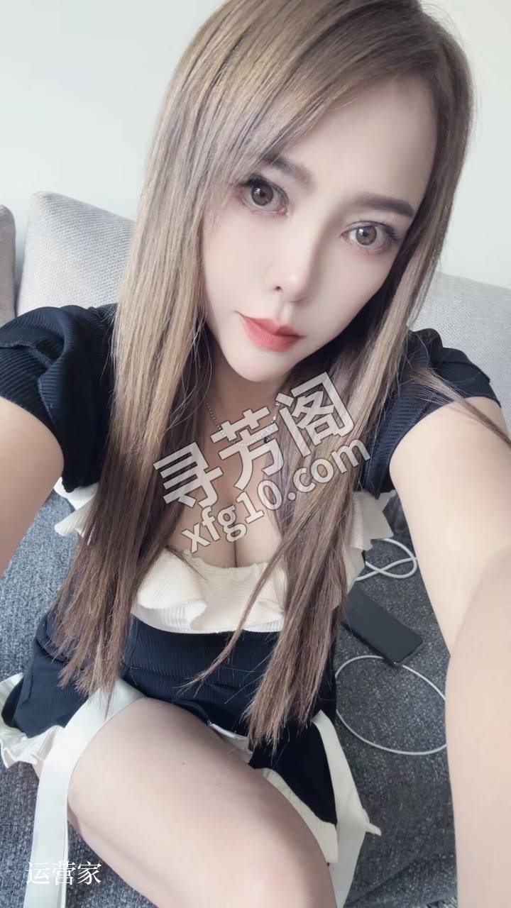 铁西400 皮肤很白很滑，胸不大但是很挺 3