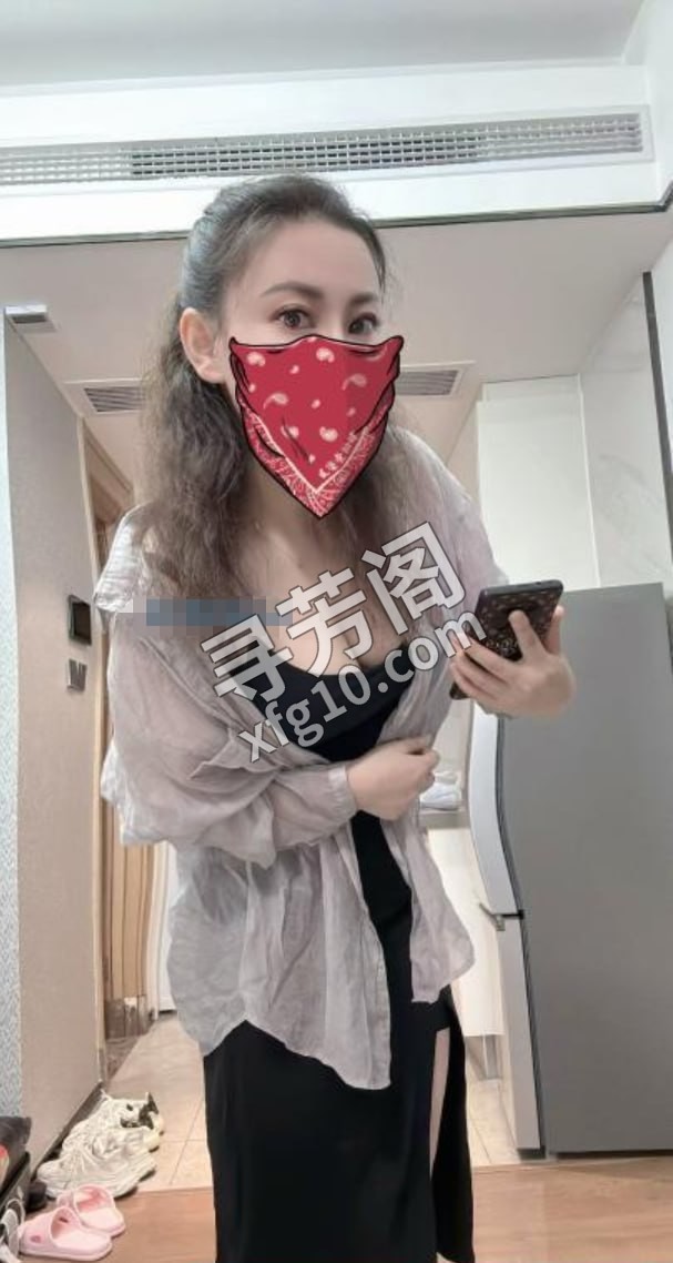 性价比安安 位置 几岁 25岁-30岁 颜值＝ 6分 费用明细 500 项目 陪浴，按摩，胸推，臀推，指划 4