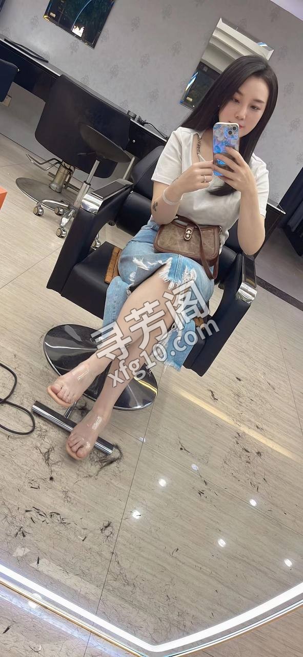 🙋🏻♀️ 江门 佳敏 ☎️ 📲 🗂 1 份报告 好评0.0% |颜值8.00|胸部4.00 中评100.0% 3