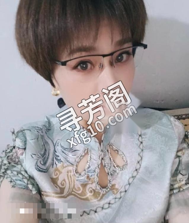巨乳黑丝肥臀少妇 2