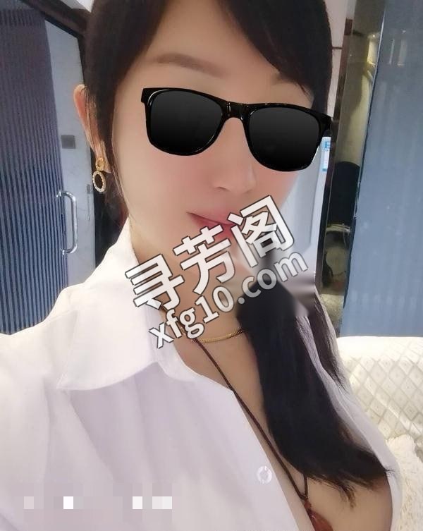 越秀巨乳风情姐姐 4