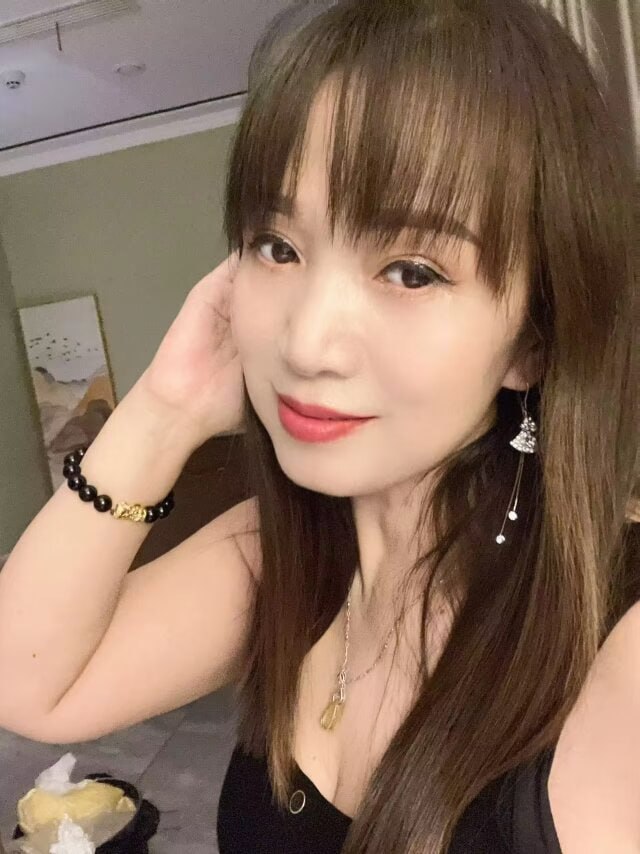上城抓龙筋大胸熟女 3