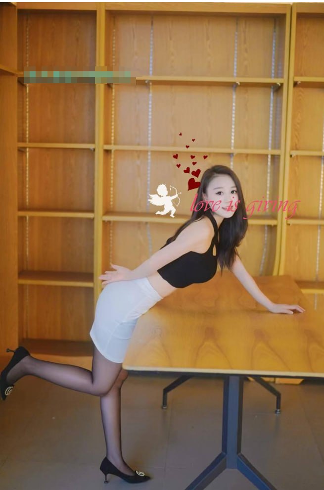 漂亮少妇抓龙筋 3