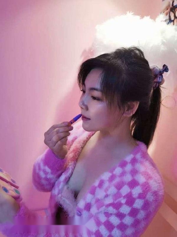 铁西熟妇巨乳肥臀扭着诱人，骚穴湿透渴望猛 2