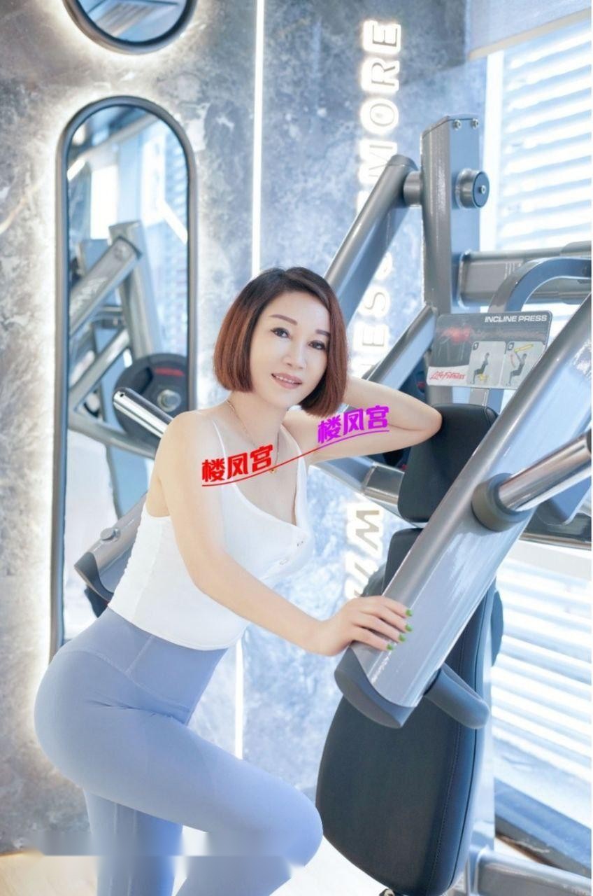 广州熟女雁雁身材火辣，丰臀紧致蜜穴湿滑， 2