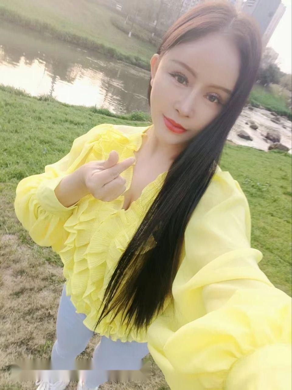雨花区熟女骚到爆，巨乳沉甸甸晃荡，骚逼湿 2
