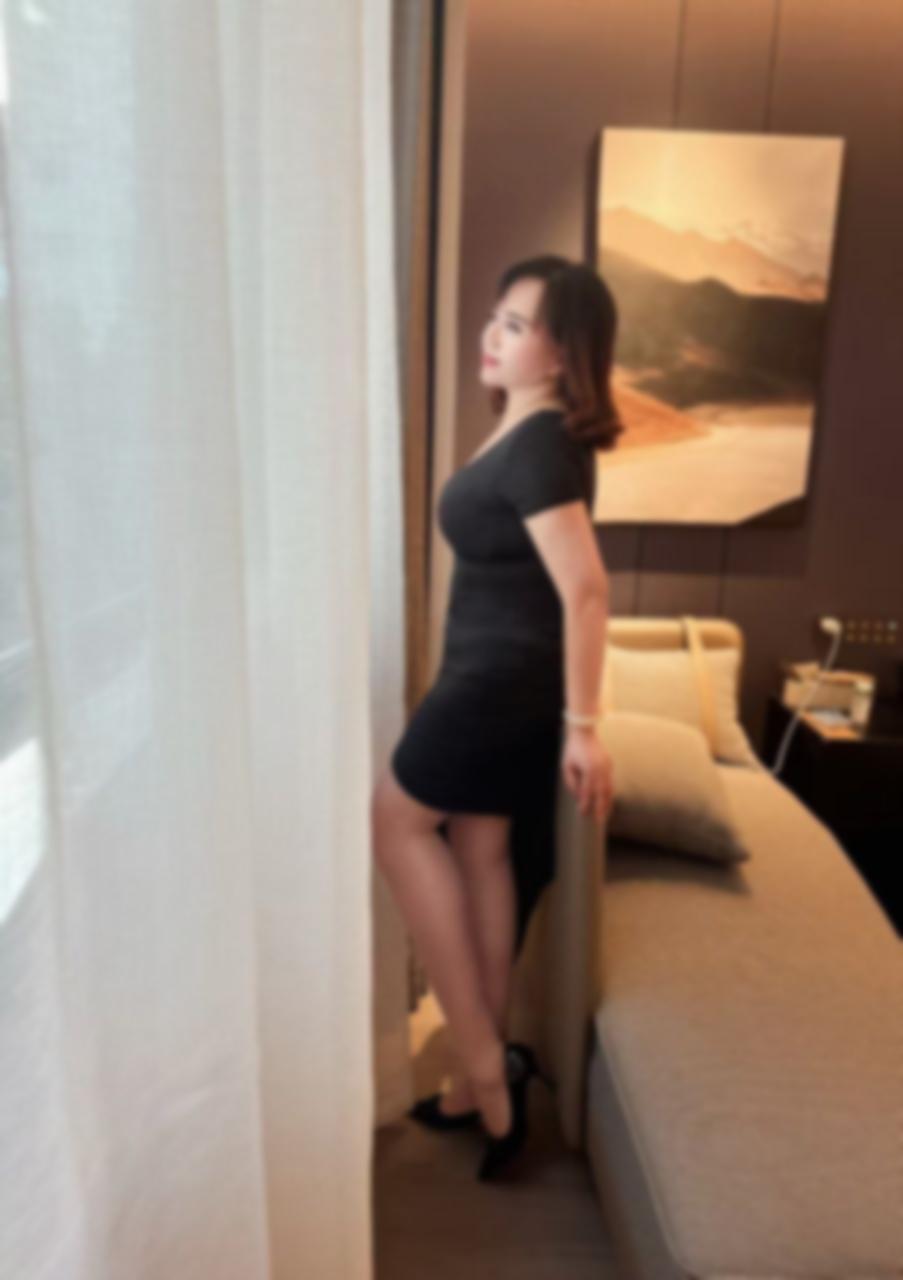 上海普陀一位丰满人妻，162cm身高配上 8
