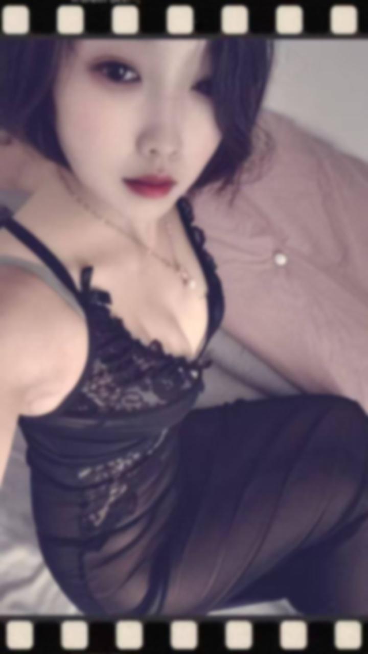 昨晚在杭州的夜里，我敲开她的门。姐姐一开 4