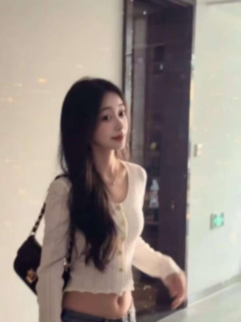 武汉细腰小嫩妹，23岁雪肤娇躯，笑靥暖人 3