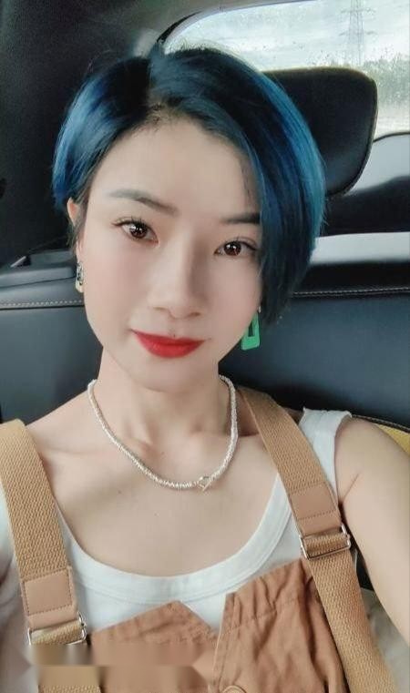 番禺的熟女身材火辣，饱满的奶子晃荡着，骚 3