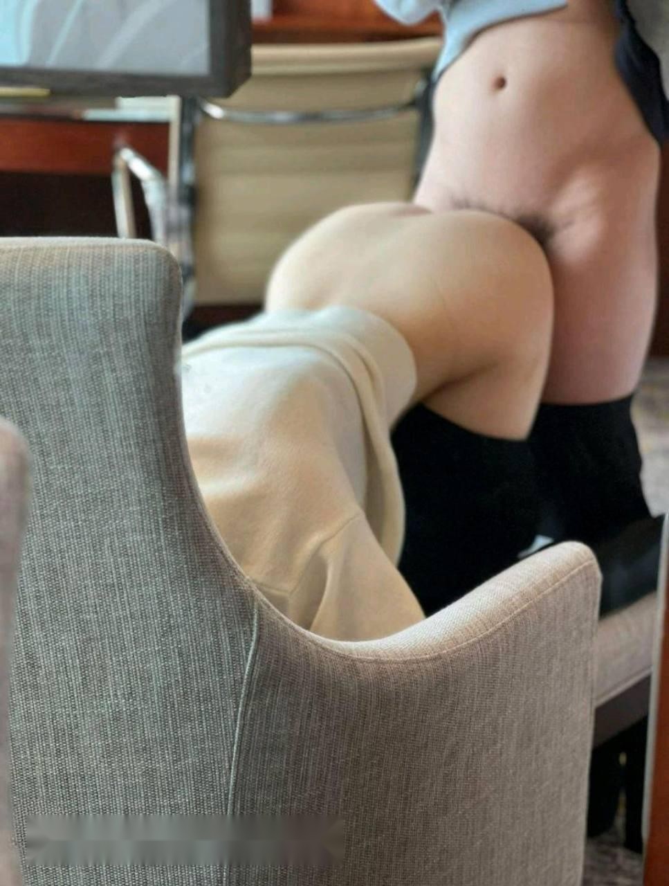 重庆深夜，御姐兼职的妩媚妖艳身影让人血脉 3
