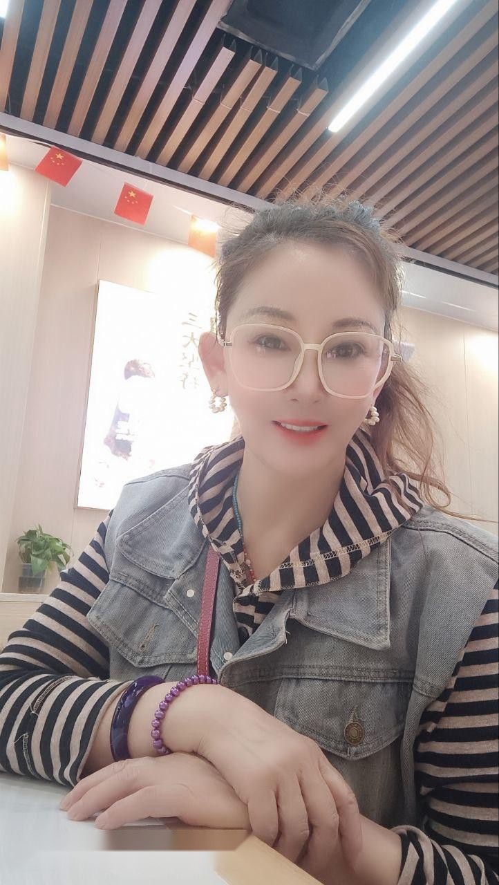 深圳罗湖的岚姐，熟女风情十足，丰满身躯散 3