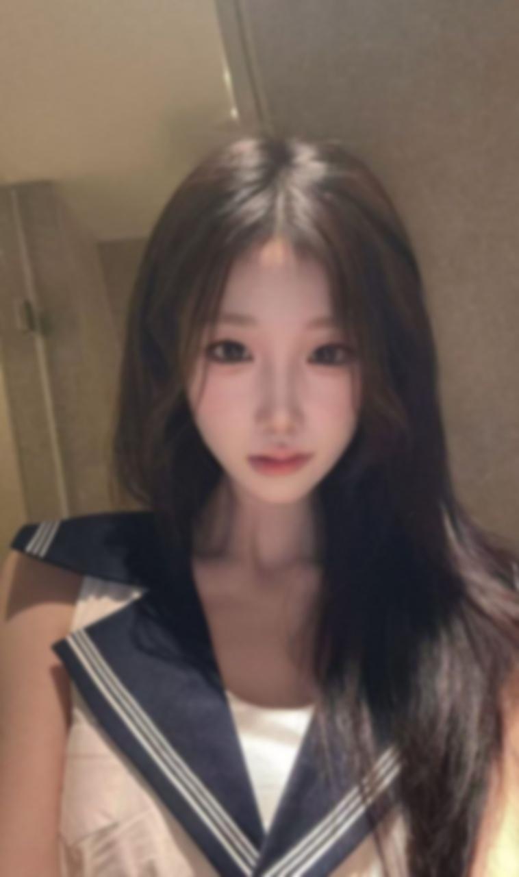 广州天河体育西的高端私密空间里，小甜心正 4