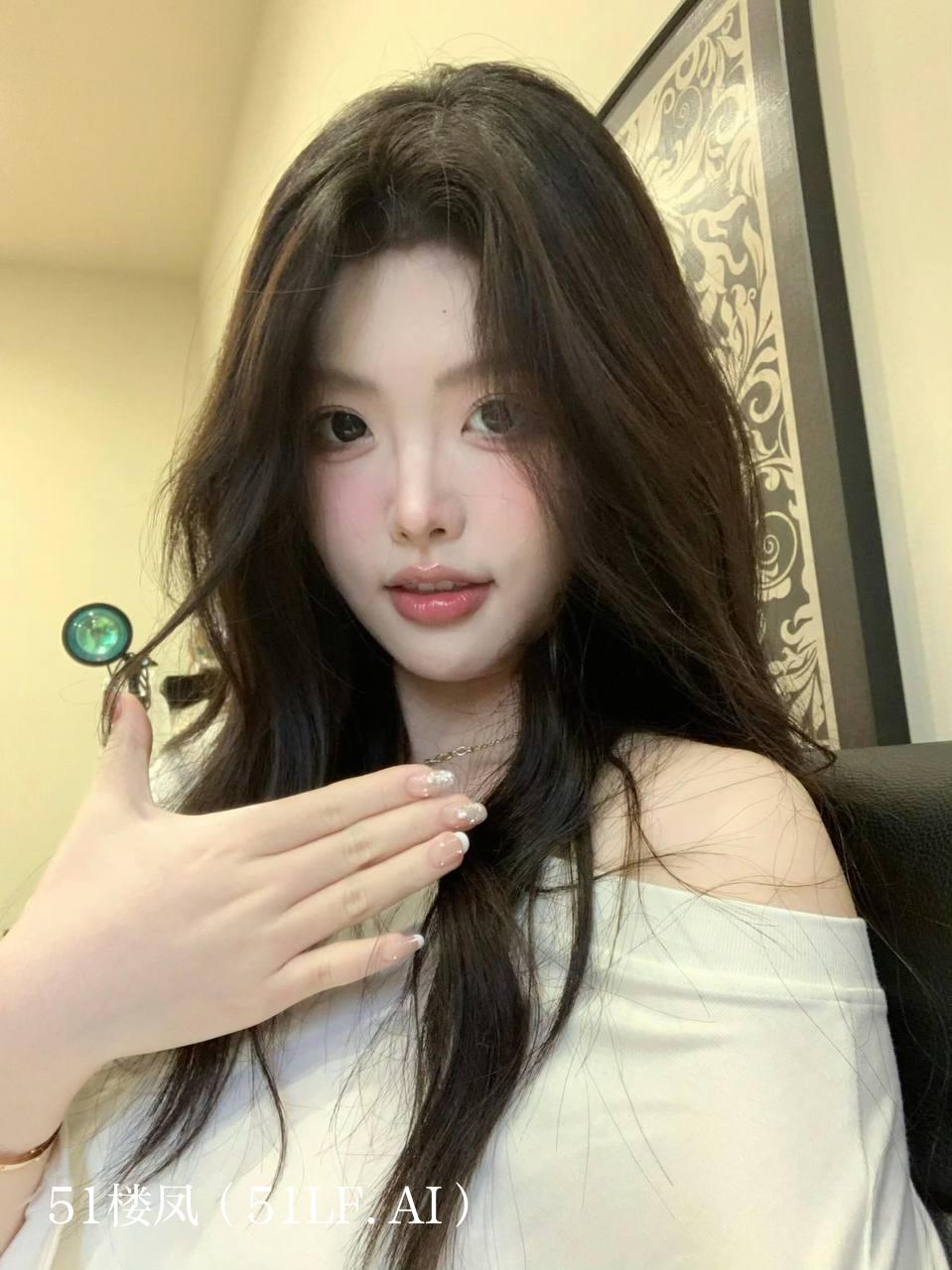 烟台刚出道的小嫩货，舌头灵活会吸会舔，服 4