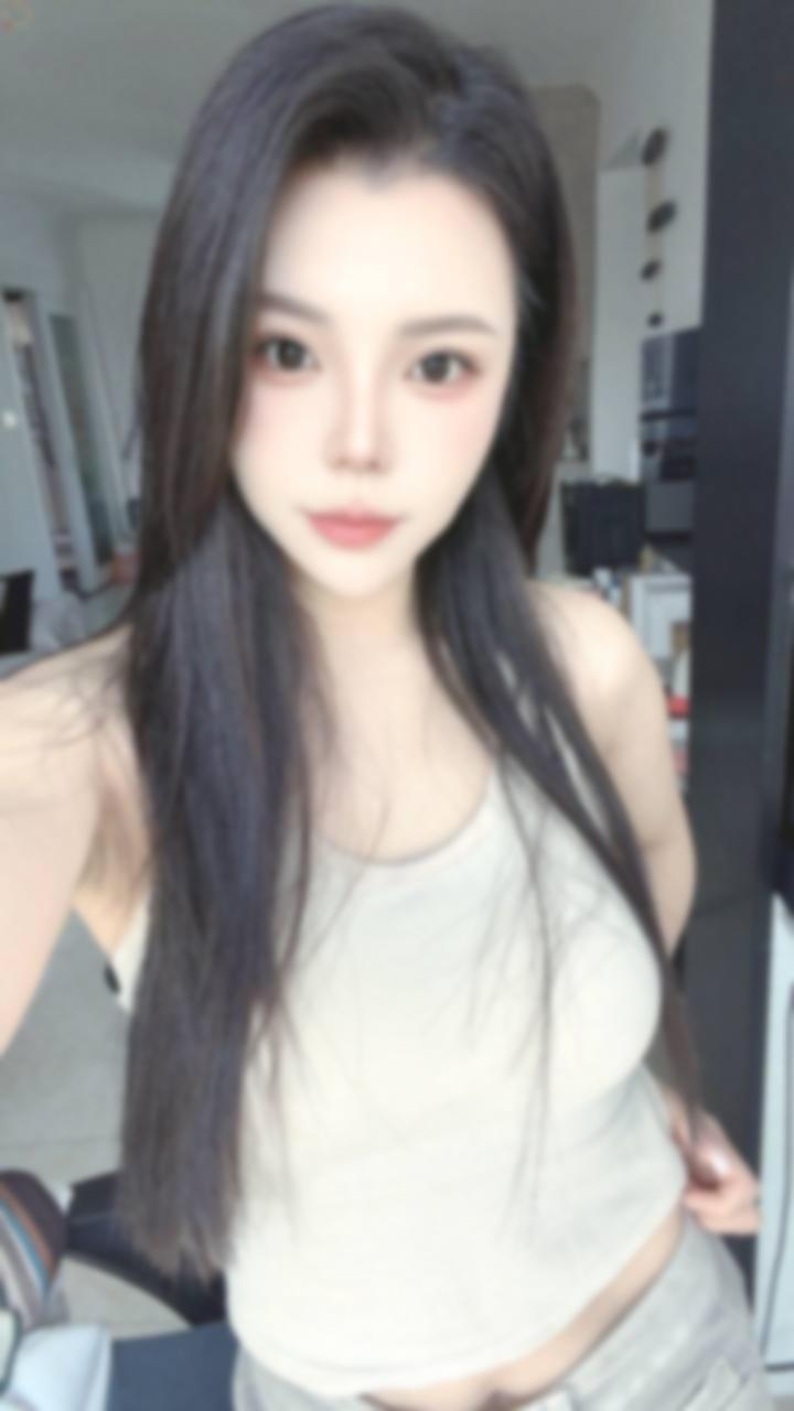 贵阳这个刚出道的兼职大奶妹子，性价比高到 3