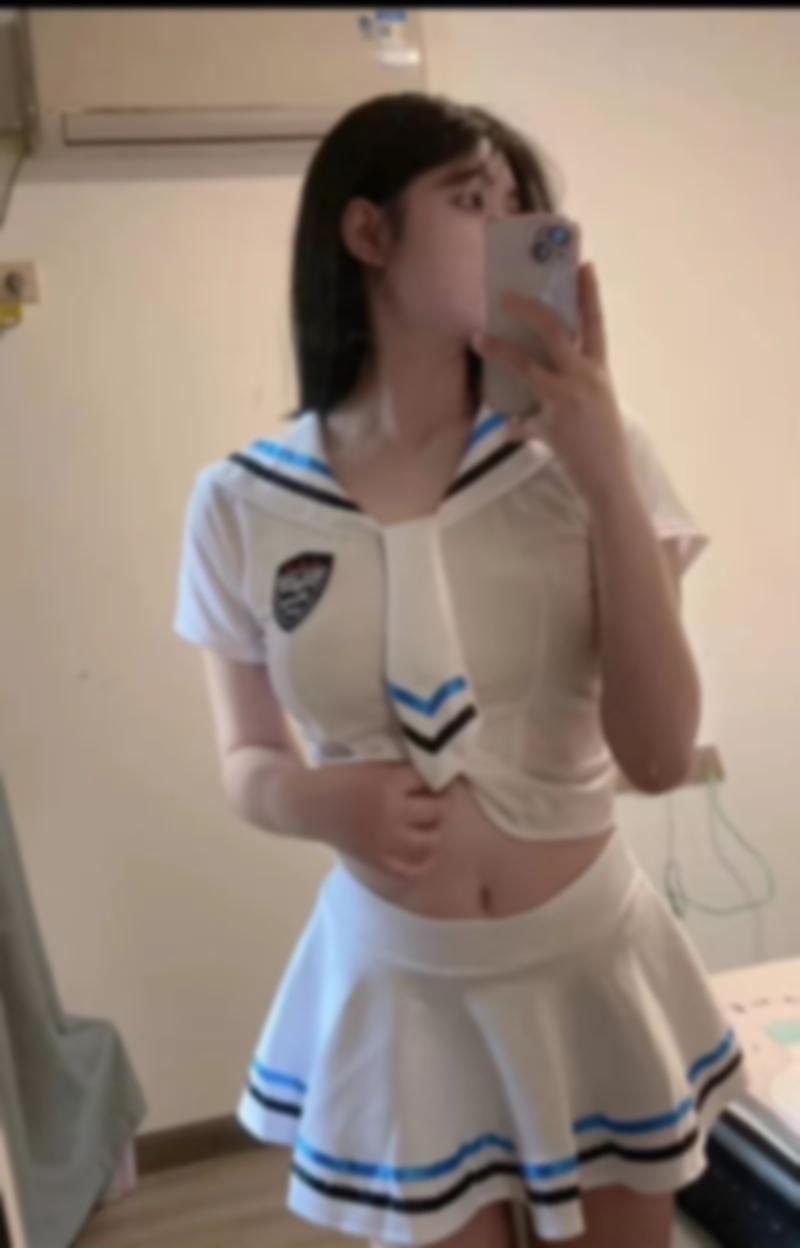 性感迷人小荡妇 2