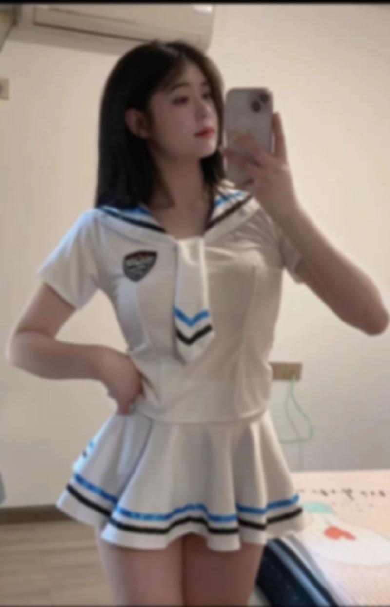 性感迷人小荡妇 3
