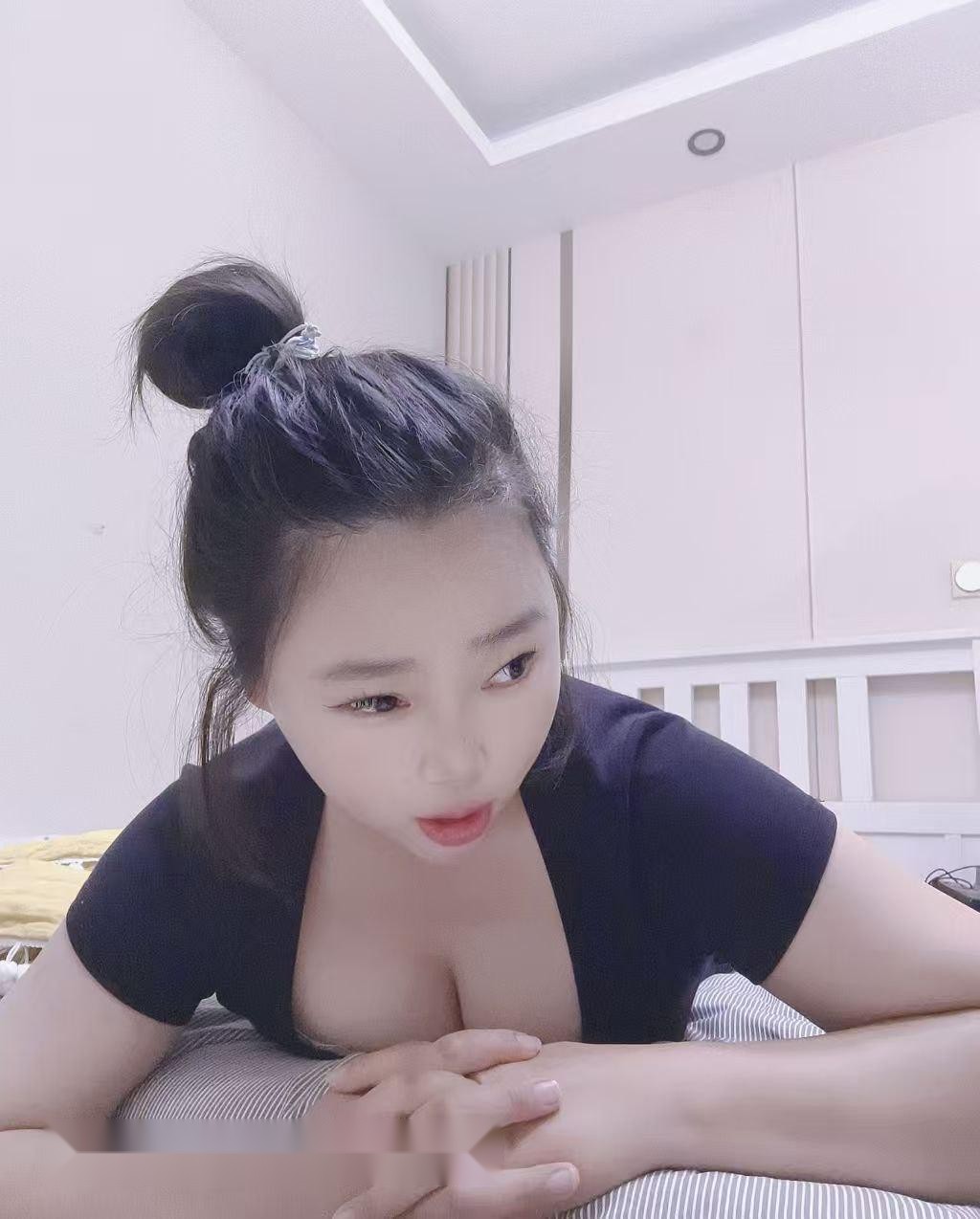 上海 肥嘟嘟一线天瞄瞄 3