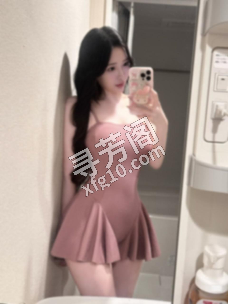 太原长腿御姐口技超强 年龄：20-26 价格：800 位置：太原 服务项目：制服丝袜，胸推，冰火两重天，69 2